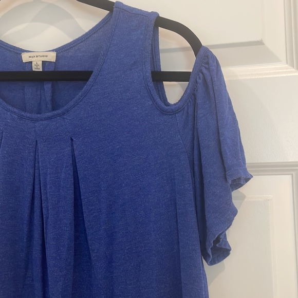 Max Studio “cold shoulder” top - Picture 3 of 6